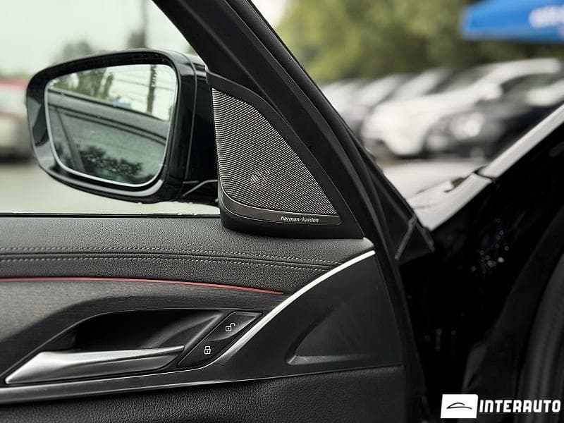 2022 BMW 530e — Miniatură 10