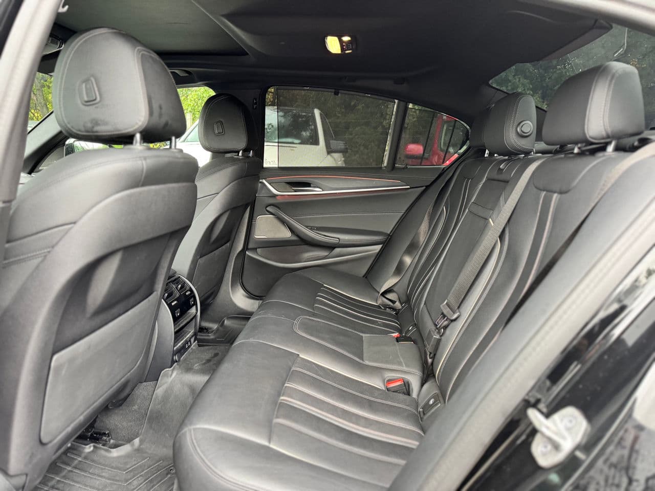 2022 BMW 530e — Miniatură 21