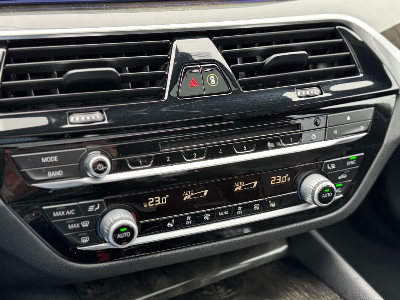 BMW 530e 2017 — Миниатюра 16
