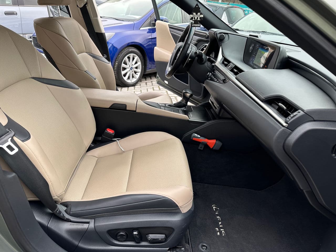 2020 Lexus ES 300h — Miniatură 17