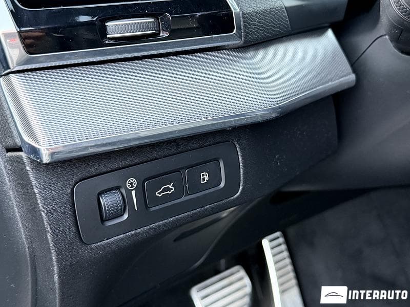 Volvo XC 90 2017 — Миниатюра 11