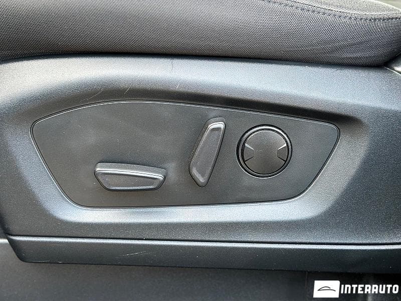 2019 Ford Explorer — Miniatură 16
