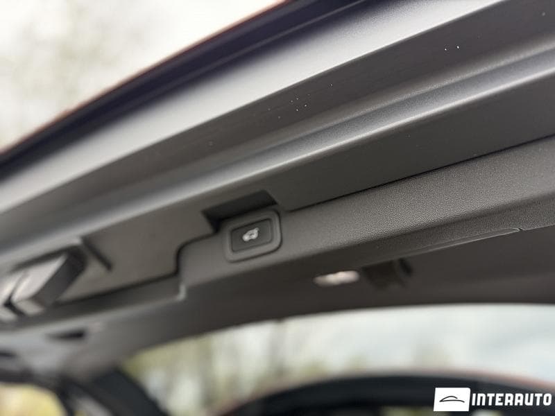 2017 Land Rover Discovery — Miniatură 7