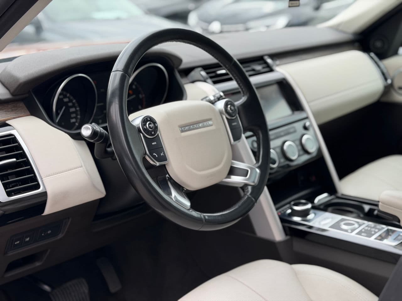 2017 Land Rover Discovery — Miniatură 13