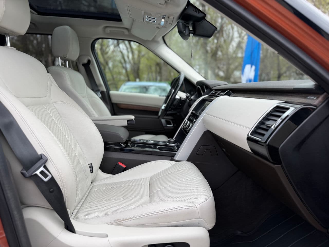 2017 Land Rover Discovery — Miniatură 21