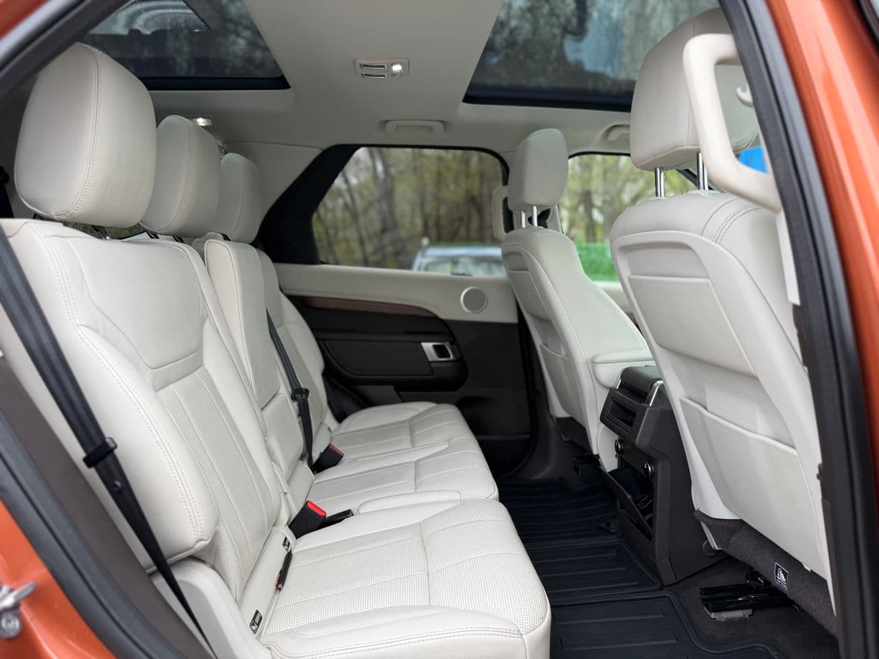 2017 Land Rover Discovery — Miniatură 22