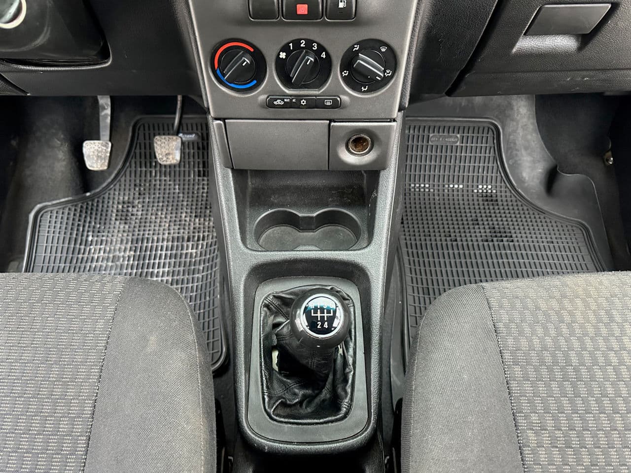 2005 Opel Zafira — Miniatură 10
