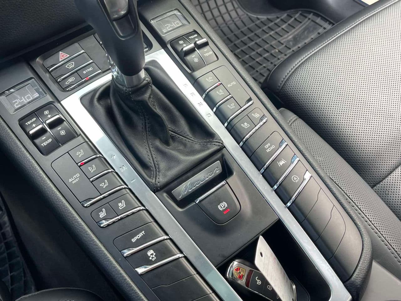 2016 Porsche Macan — Miniatură 11