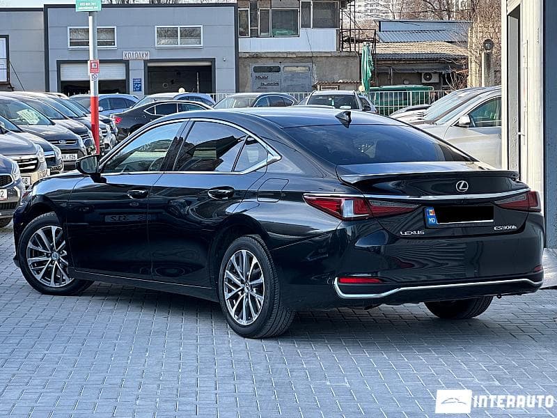 2022 Lexus ES 300h — Miniatură 4