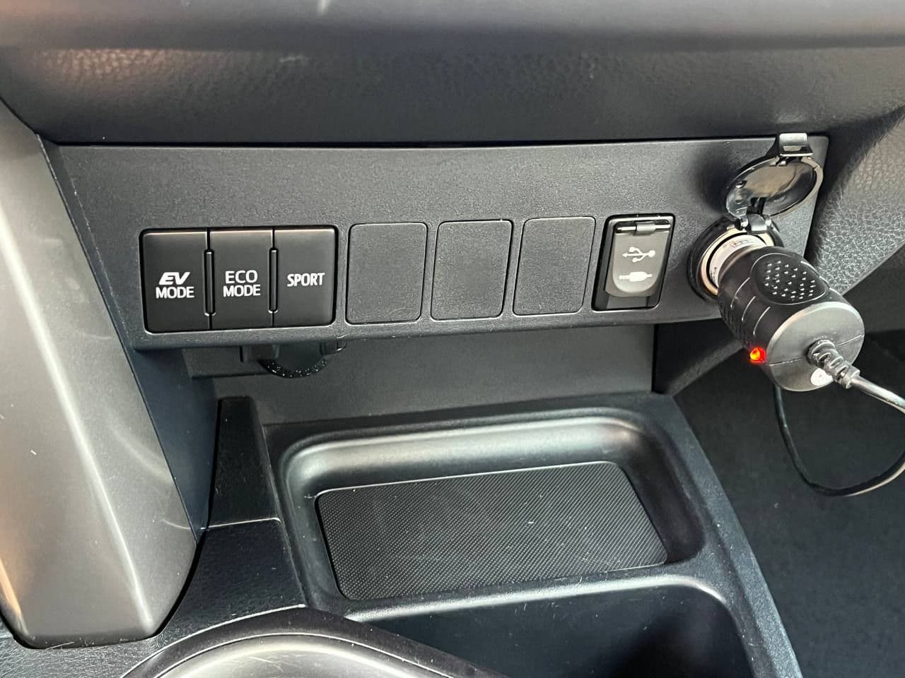 2018 Toyota Rav-4 — Miniatură 13