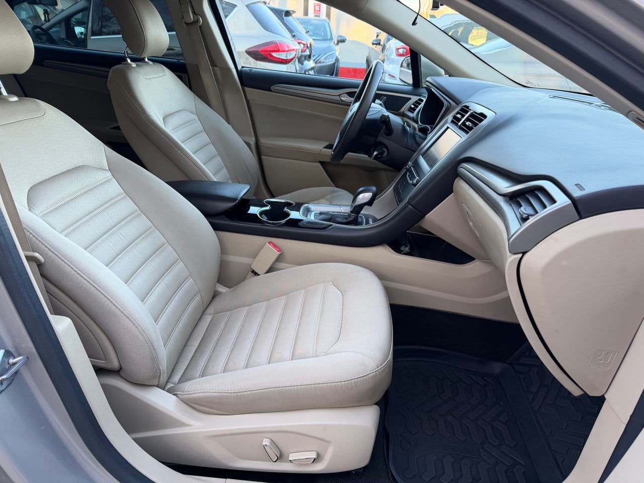 2015 Ford Fusion — Miniatură 15