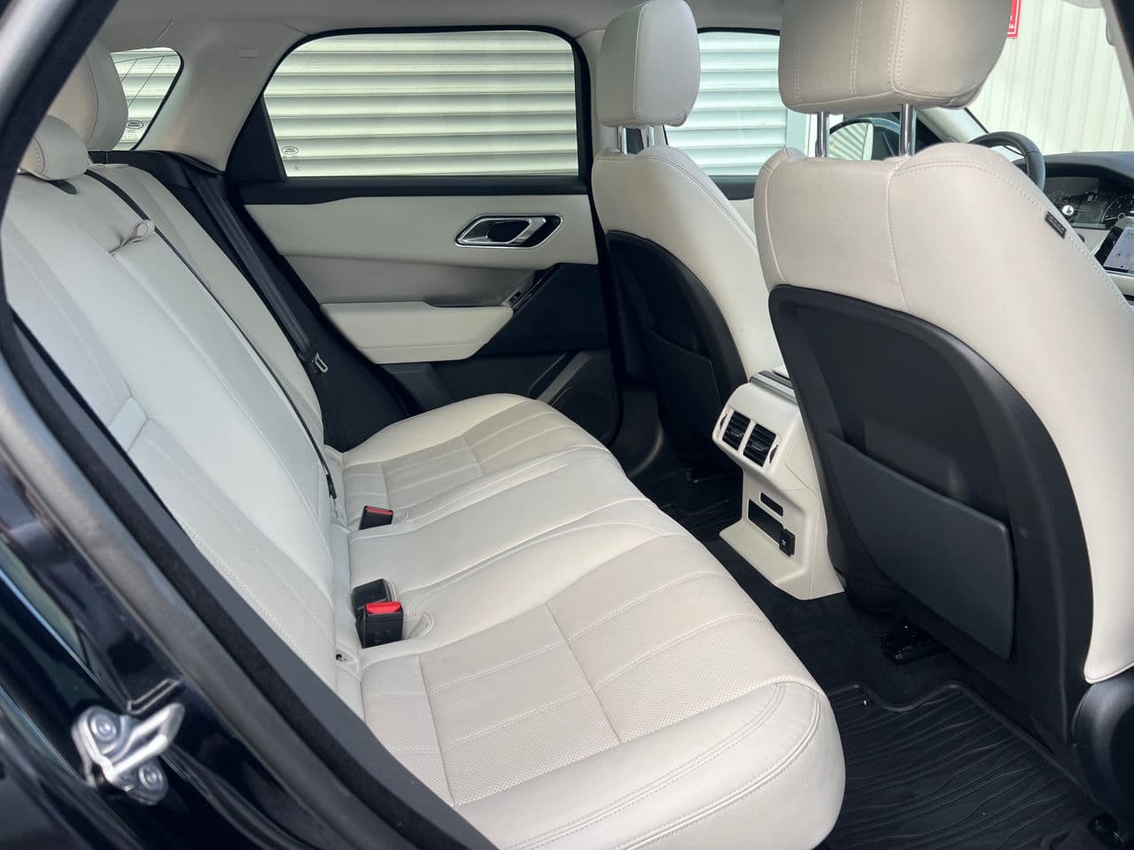 Land Rover Range Rover Velar 2018 — Миниатюра 19