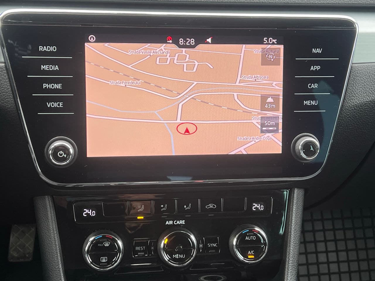 2017 Skoda Superb — Miniatură 13