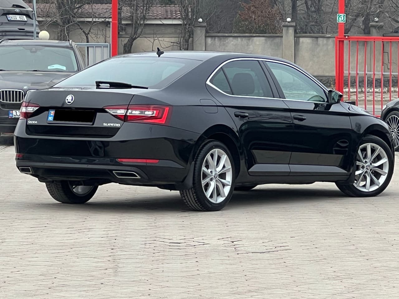 2017 Skoda Superb — Miniatură 3