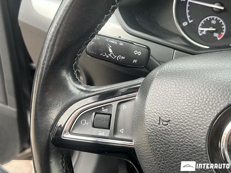2017 Skoda Superb — Miniatură 10