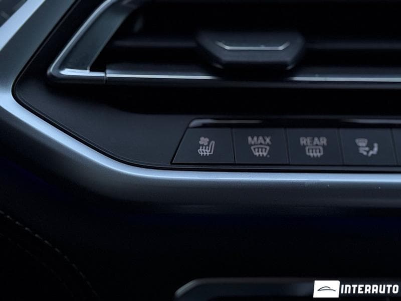2022 BMW X6 4.0i — Miniatură 25