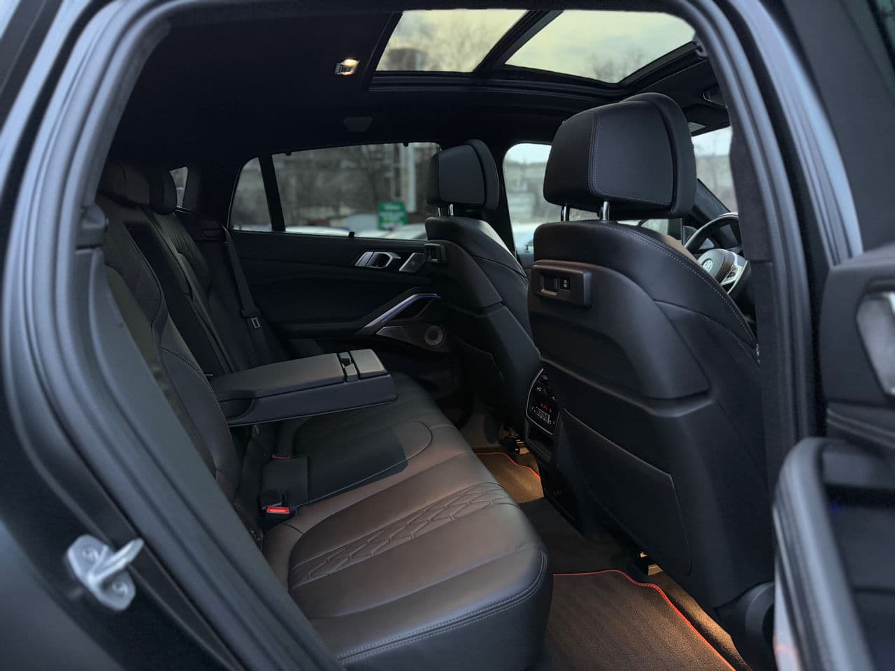 2022 BMW X6 4.0i — Miniatură 32