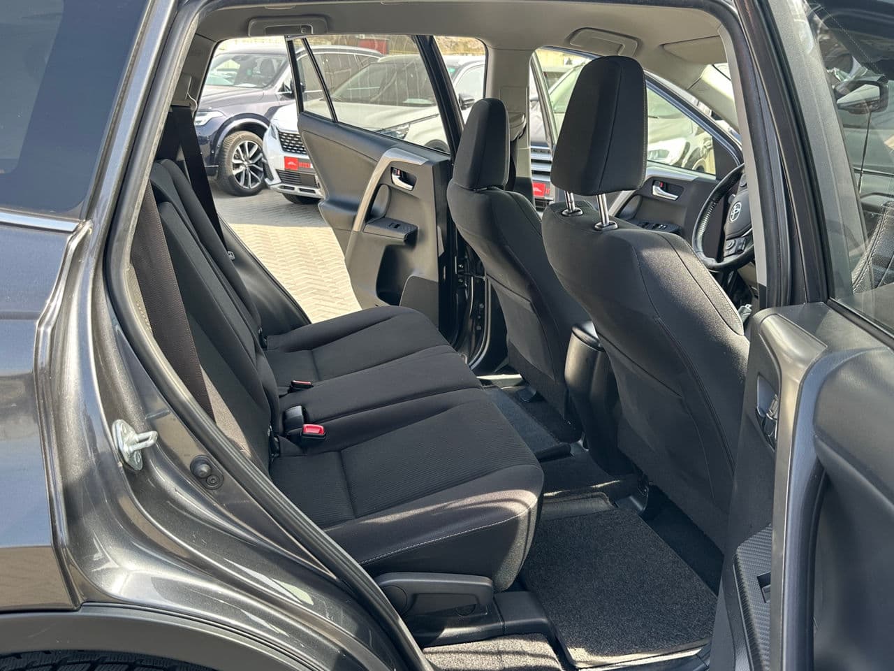 2015 Toyota Rav-4 — Miniatură 15