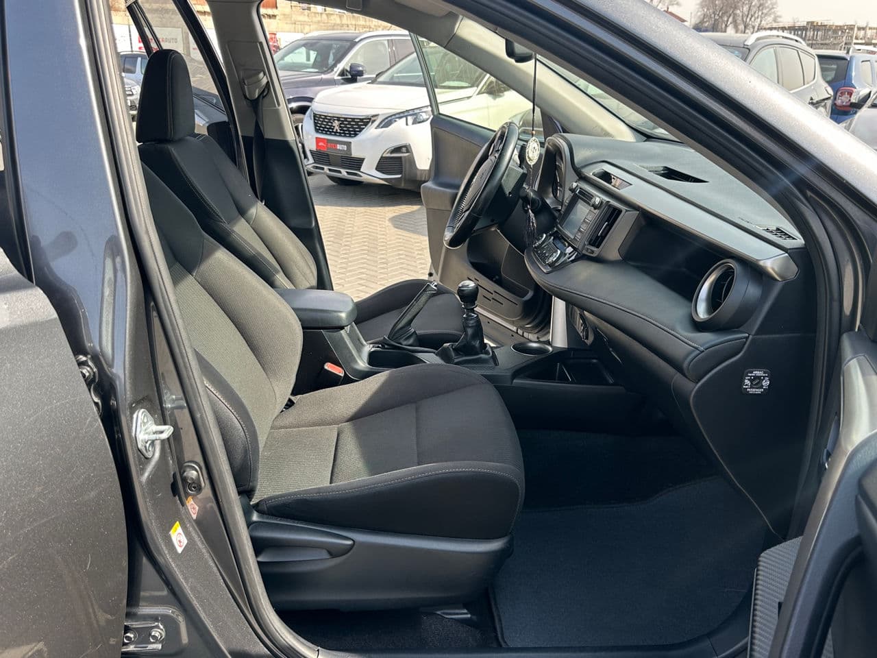 2015 Toyota Rav-4 — Miniatură 16