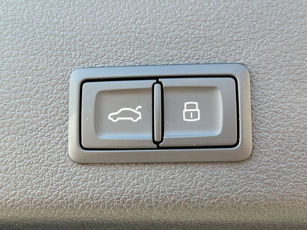 2023 Audi E-tron — Miniatură 15