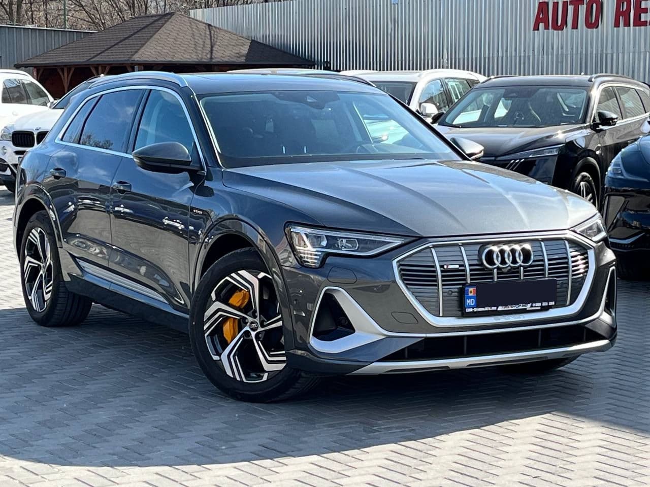 2023 Audi E-tron — Miniatură 3