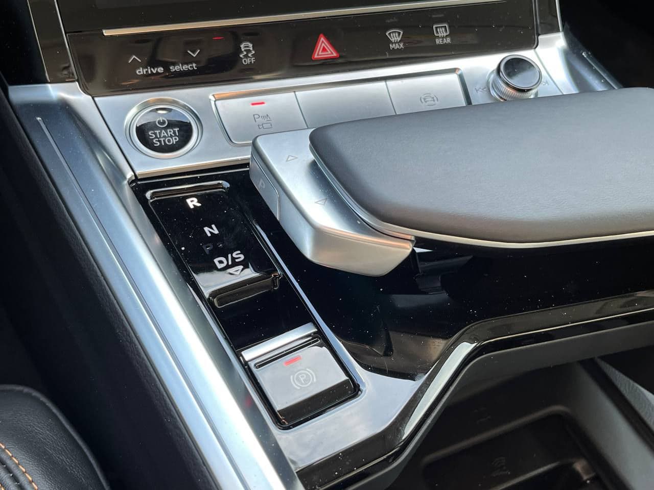 2023 Audi E-tron — Miniatură 10