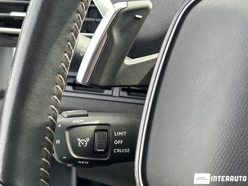 2021 Peugeot 3008 — Miniatură 10