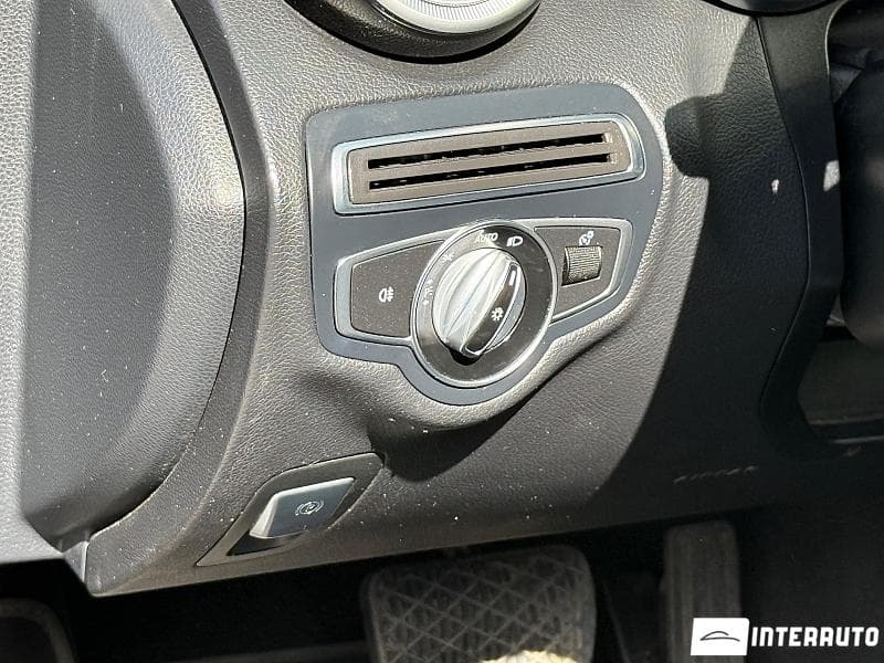 2016 Mercedes C 300 — Miniatură 19
