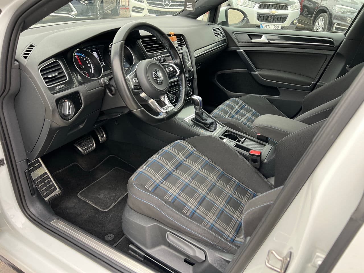 2015 Volkswagen Golf GTE — Miniatură 5