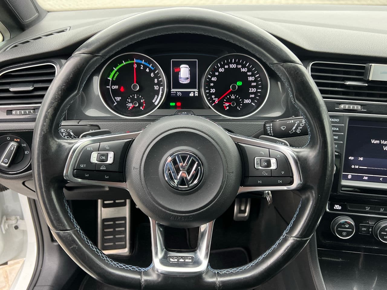2015 Volkswagen Golf GTE — Miniatură 8