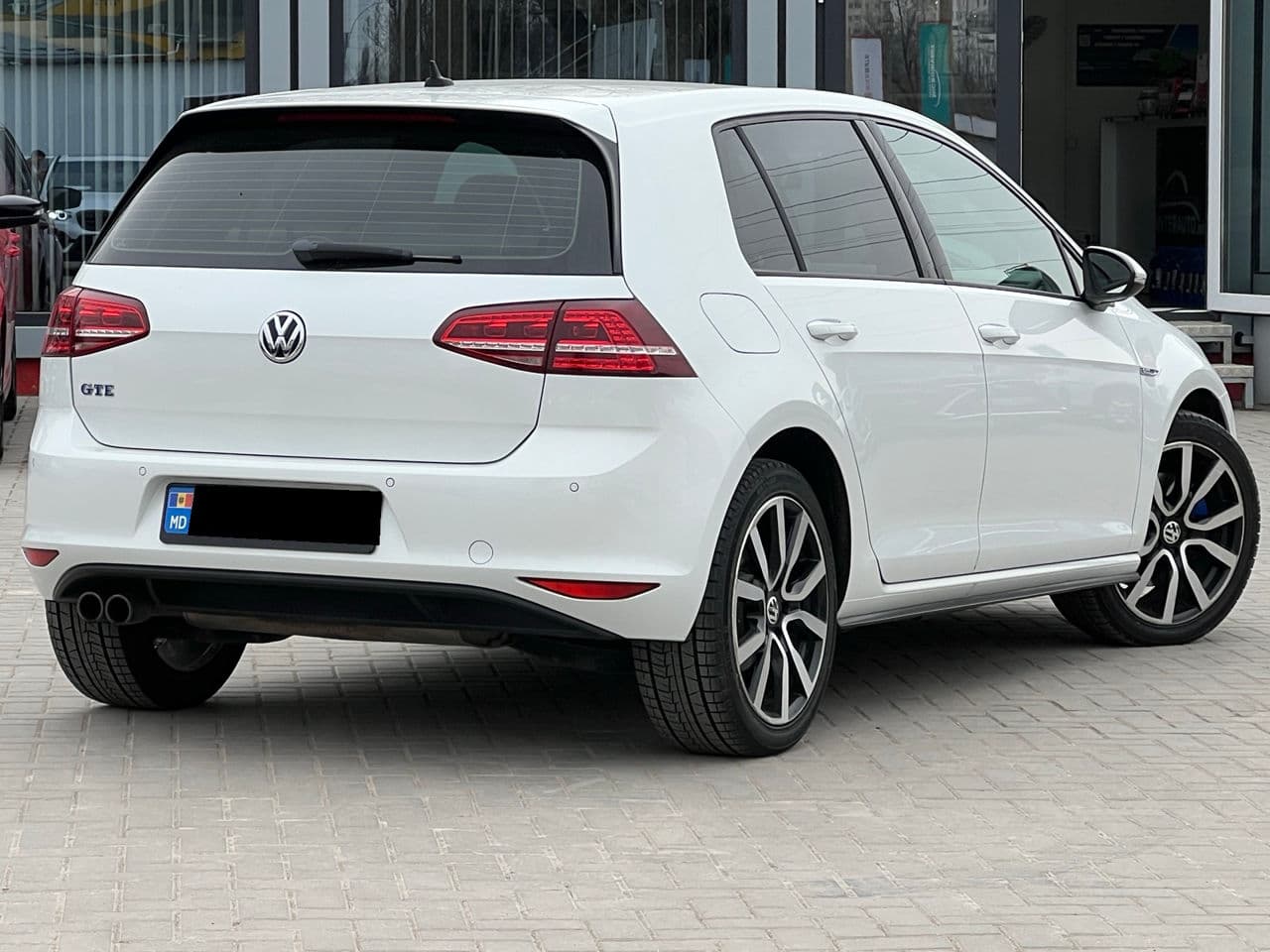 2015 Volkswagen Golf GTE — Miniatură 3