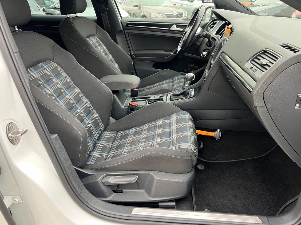 2015 Volkswagen Golf GTE — Miniatură 16