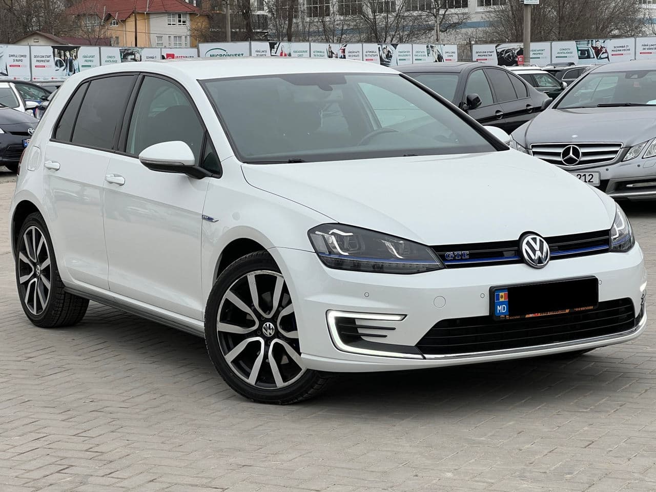 2015 Volkswagen Golf GTE — Miniatură 4