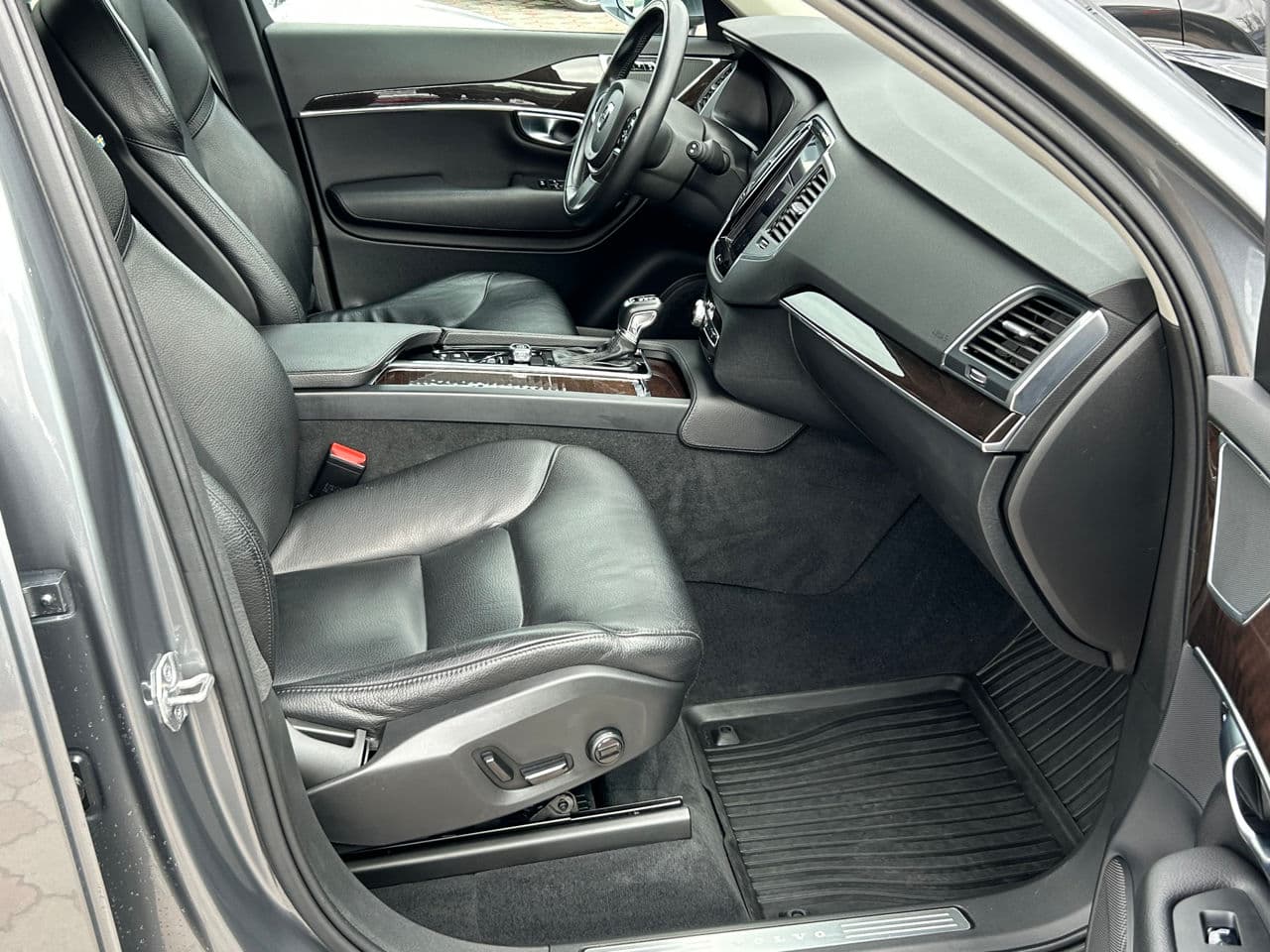 2018 Volvo XC 90 — Miniatură 18