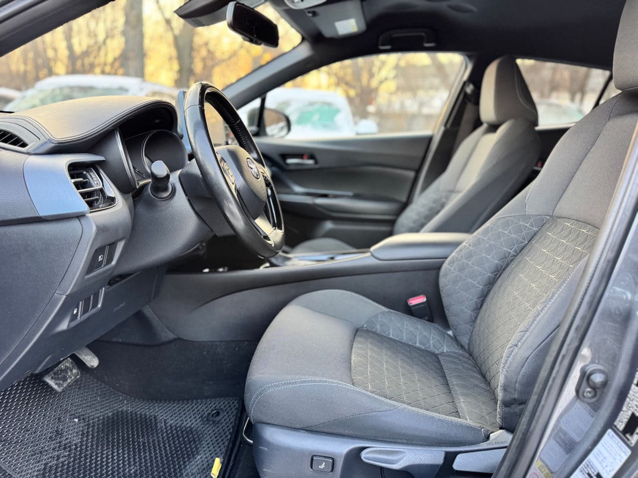 2020 Toyota C-HR — Miniatură 9