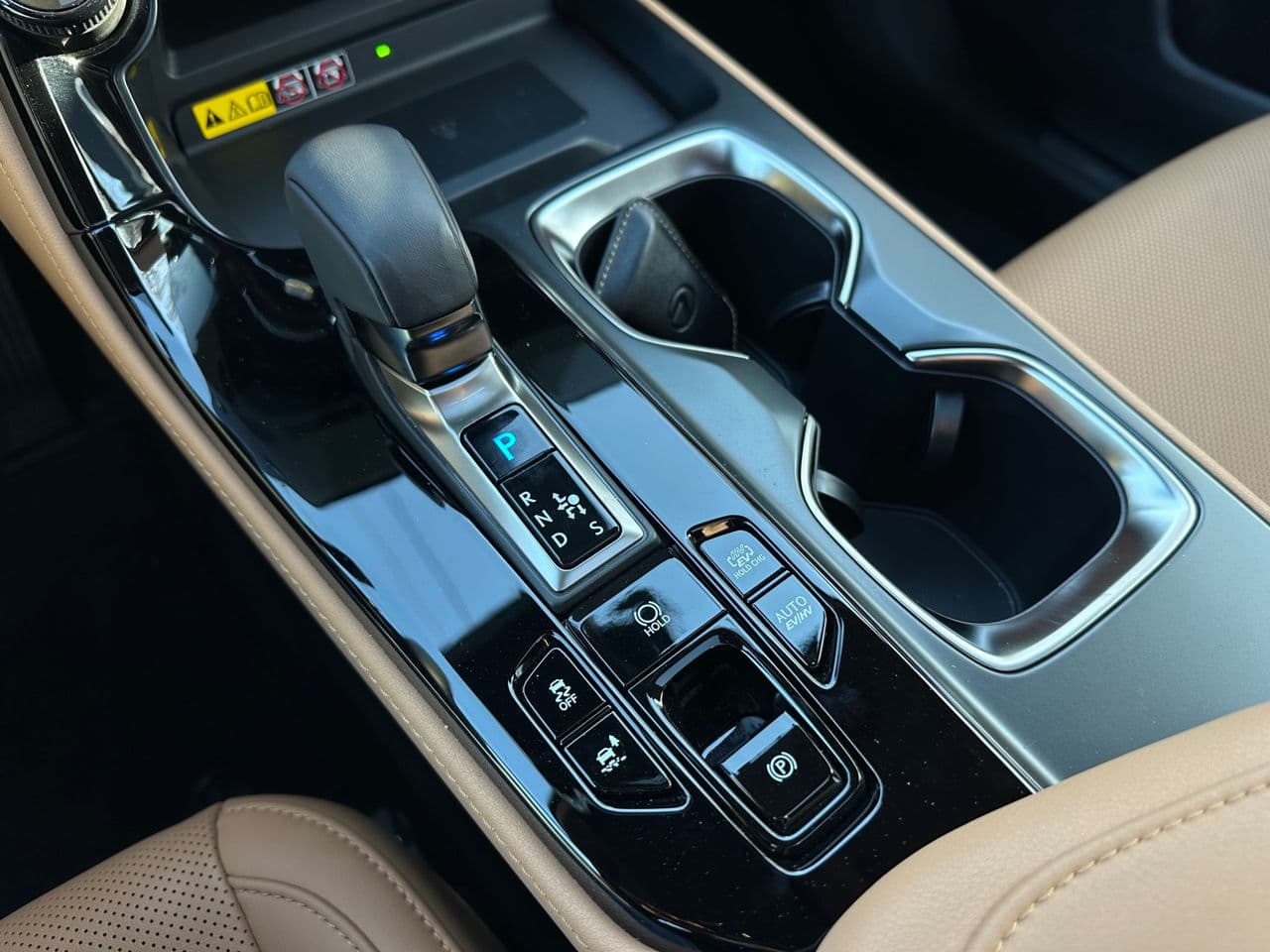 Lexus NX 450H+ 2023 — Миниатюра 18