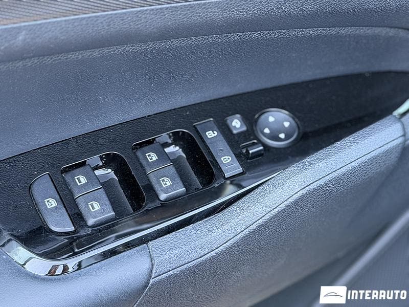 2023 Kia Sportage — Miniatură 5
