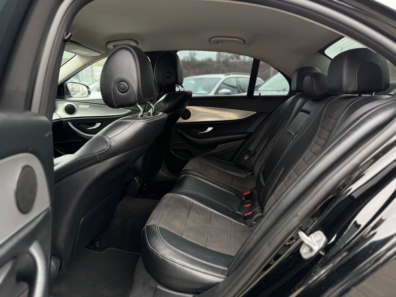 2018 Mercedes E 200 — Miniatură 17