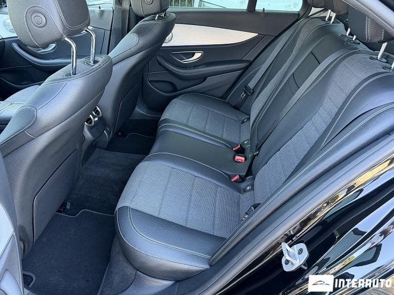 2021 Mercedes E 300de — Miniatură 18