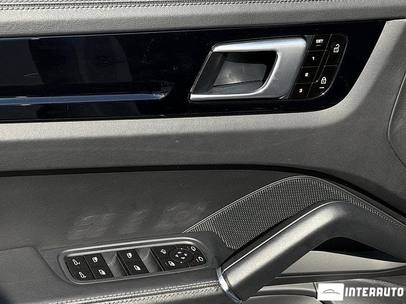 2019 Porsche Cayenne — Miniatură 10
