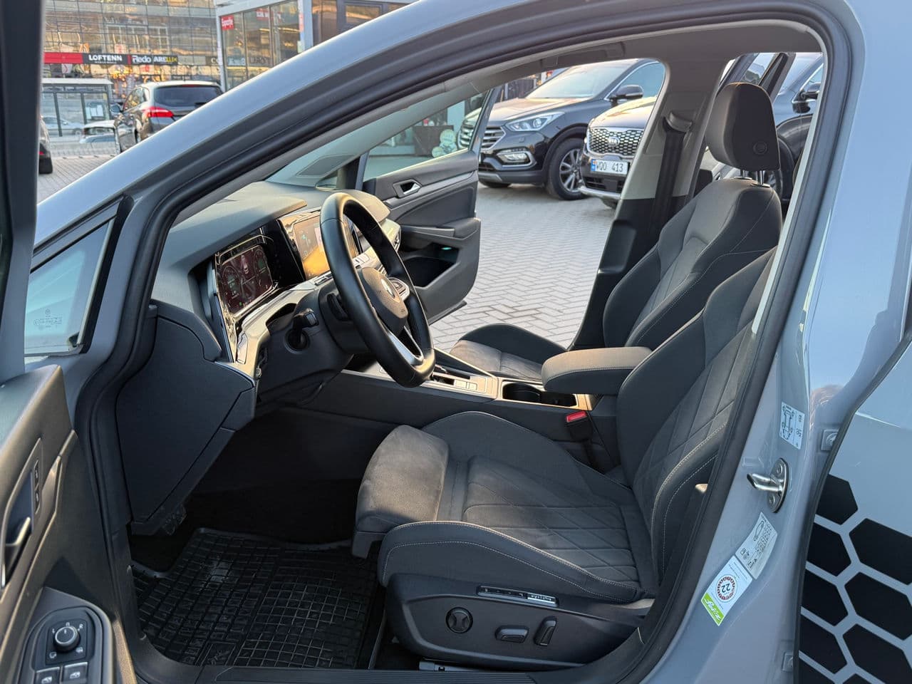 2020 Volkswagen Golf — Miniatură 5