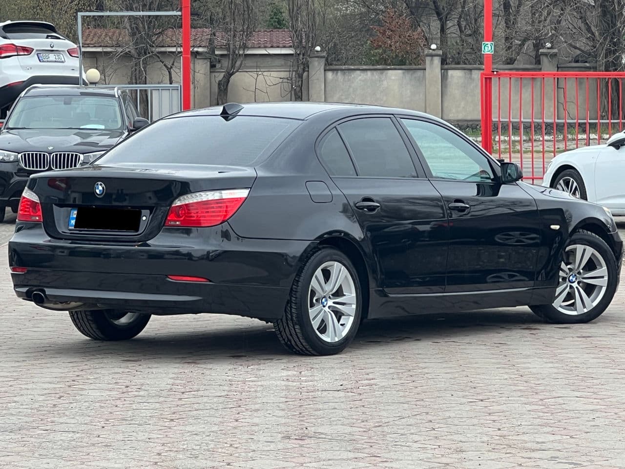2009 BMW 520 — Miniatură 3