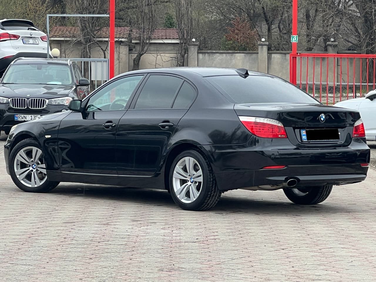 2009 BMW 520 — Miniatură 2