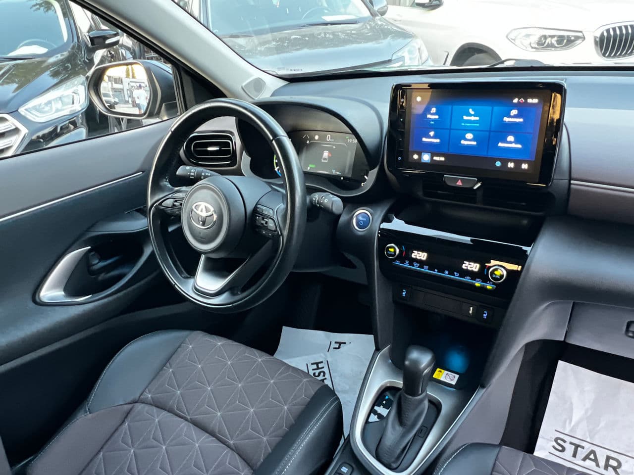 2022 Toyota Yaris Cross — Miniatură 8