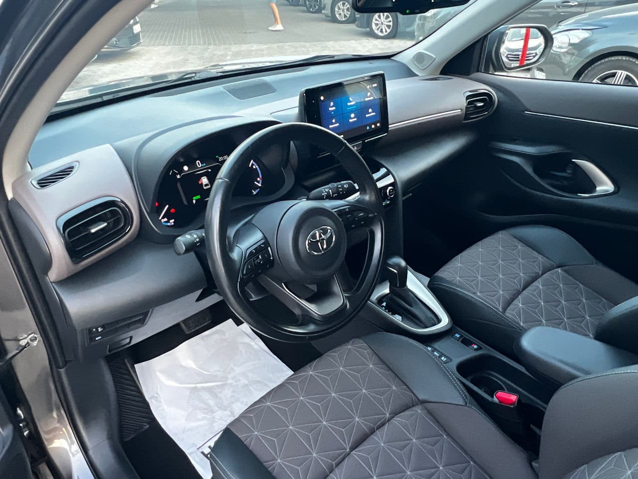 2022 Toyota Yaris Cross — Miniatură 5
