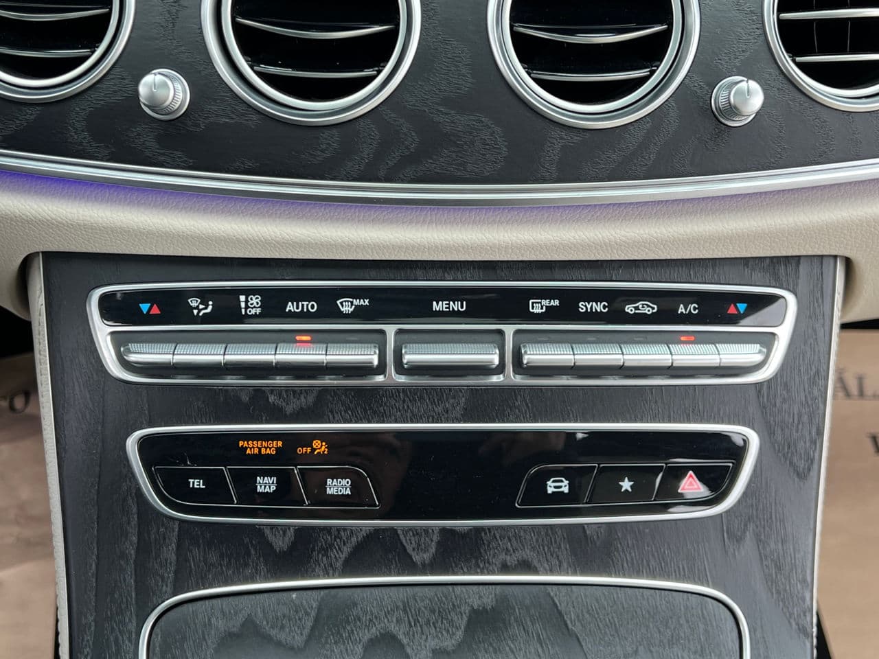 2021 Mercedes E 350 — Miniatură 11