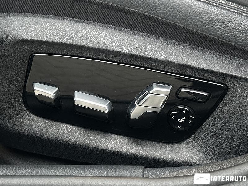 2020 BMW 545e — Miniatură 26
