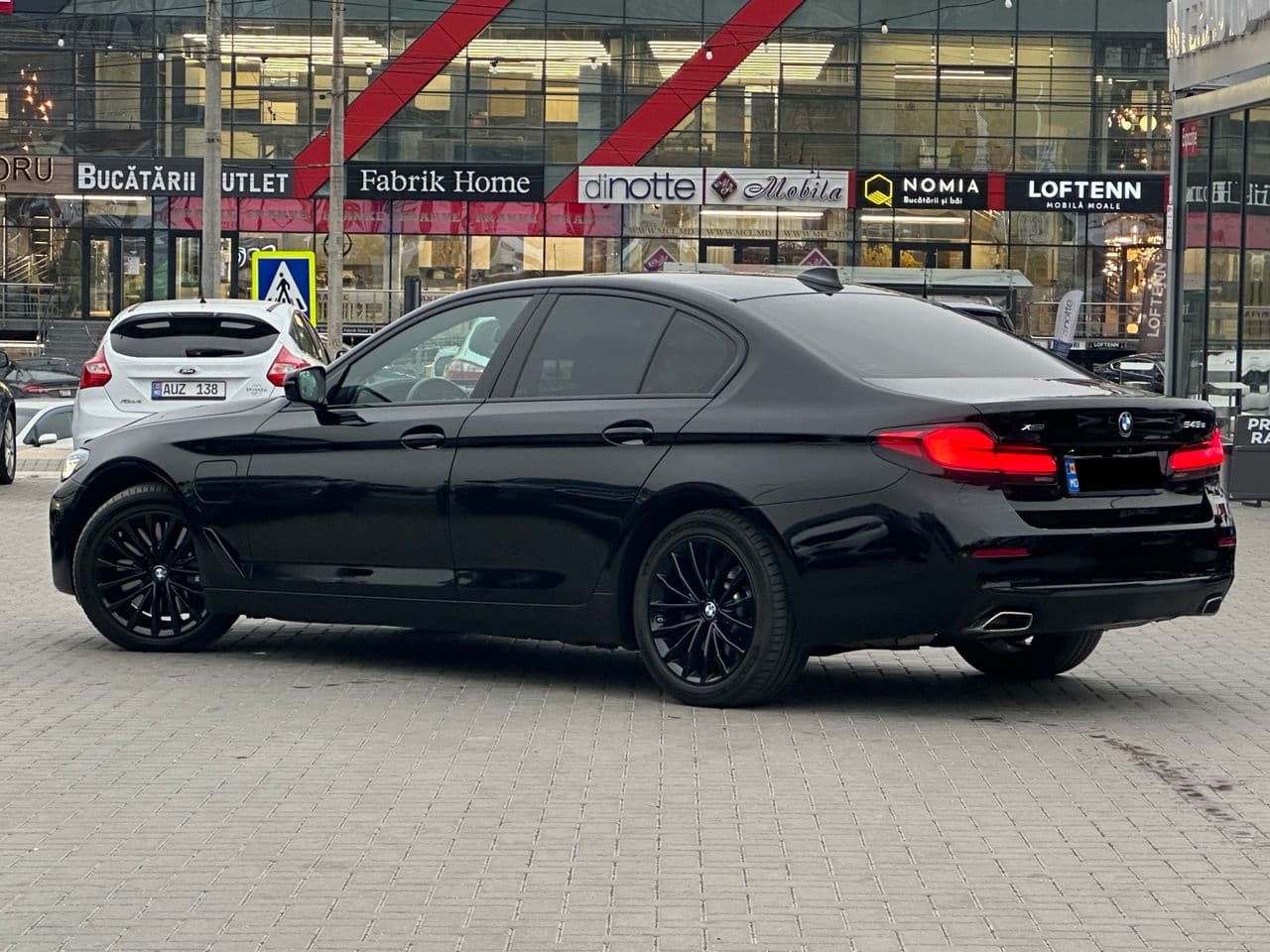 2020 BMW 545e — Miniatură 4