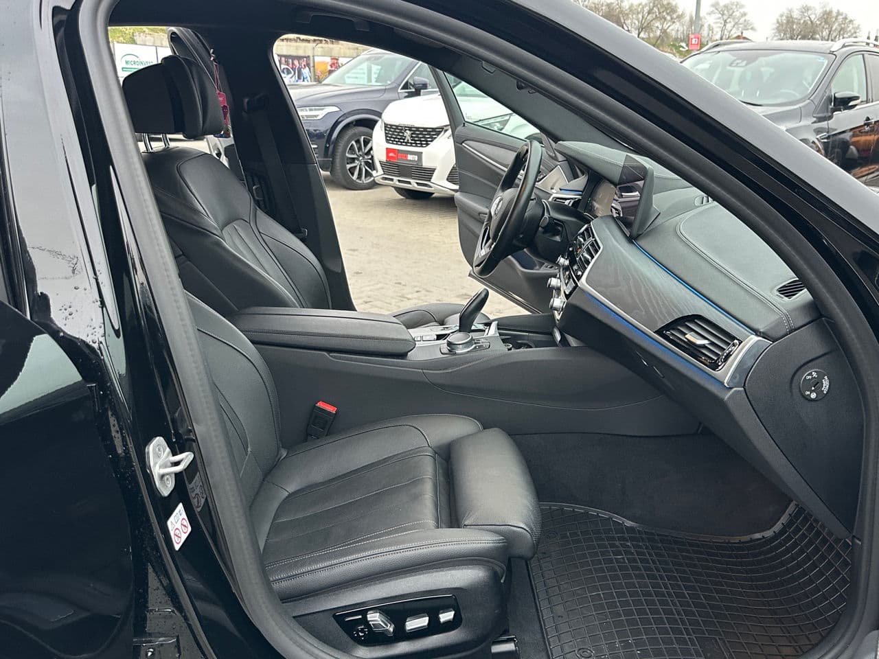 2020 BMW 545e — Miniatură 17