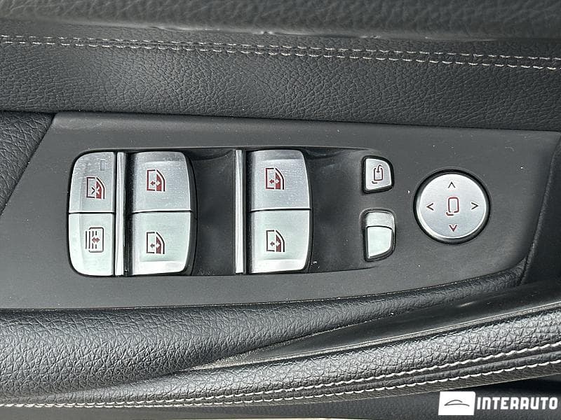 2020 BMW 545e — Miniatură 21
